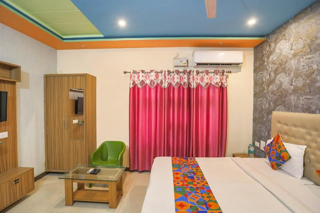 Fabhotel Kriti Green Varanasi Hindistan