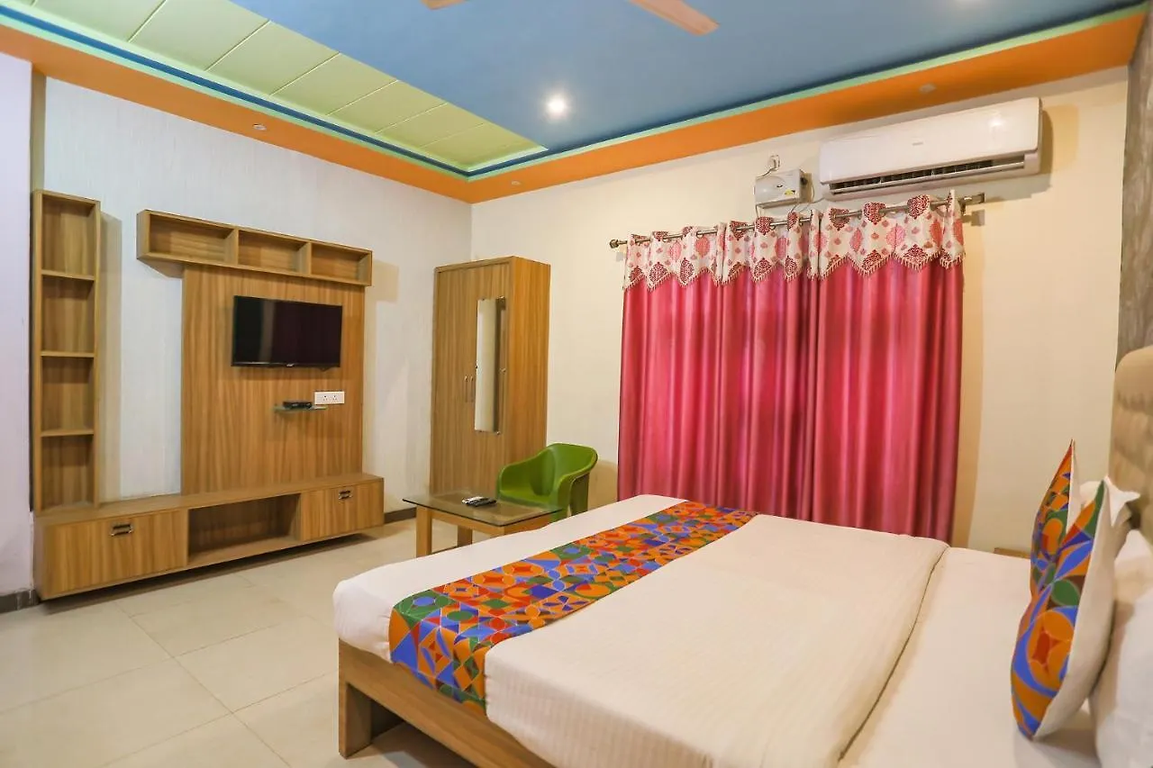 *** Otel Fabhotel Kriti Green Varanasi Hindistan