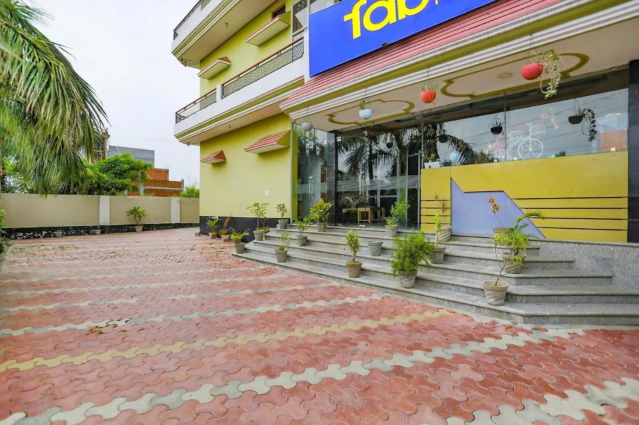Fabhotel Kriti Green Varanasi Otel