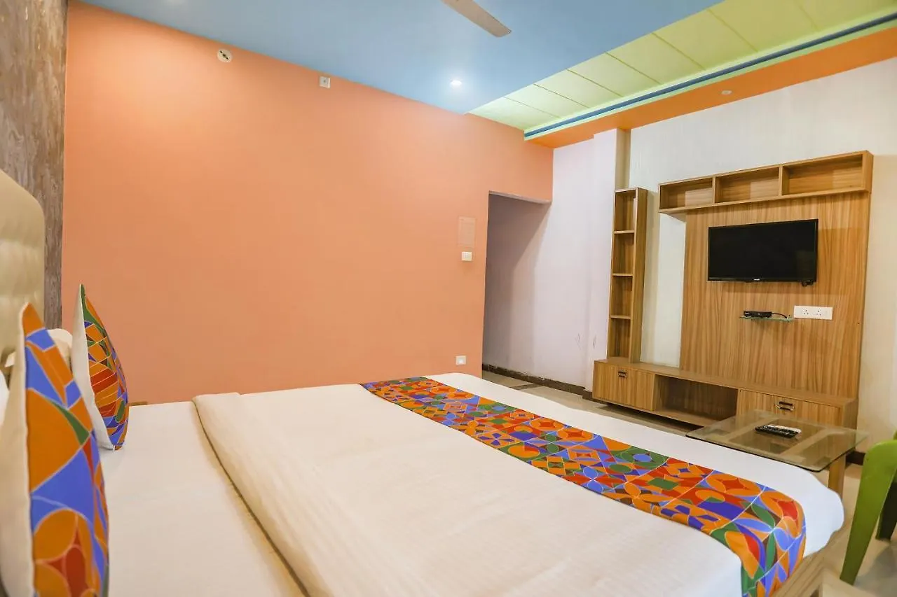 Fabhotel Kriti Green Varanasi Otel